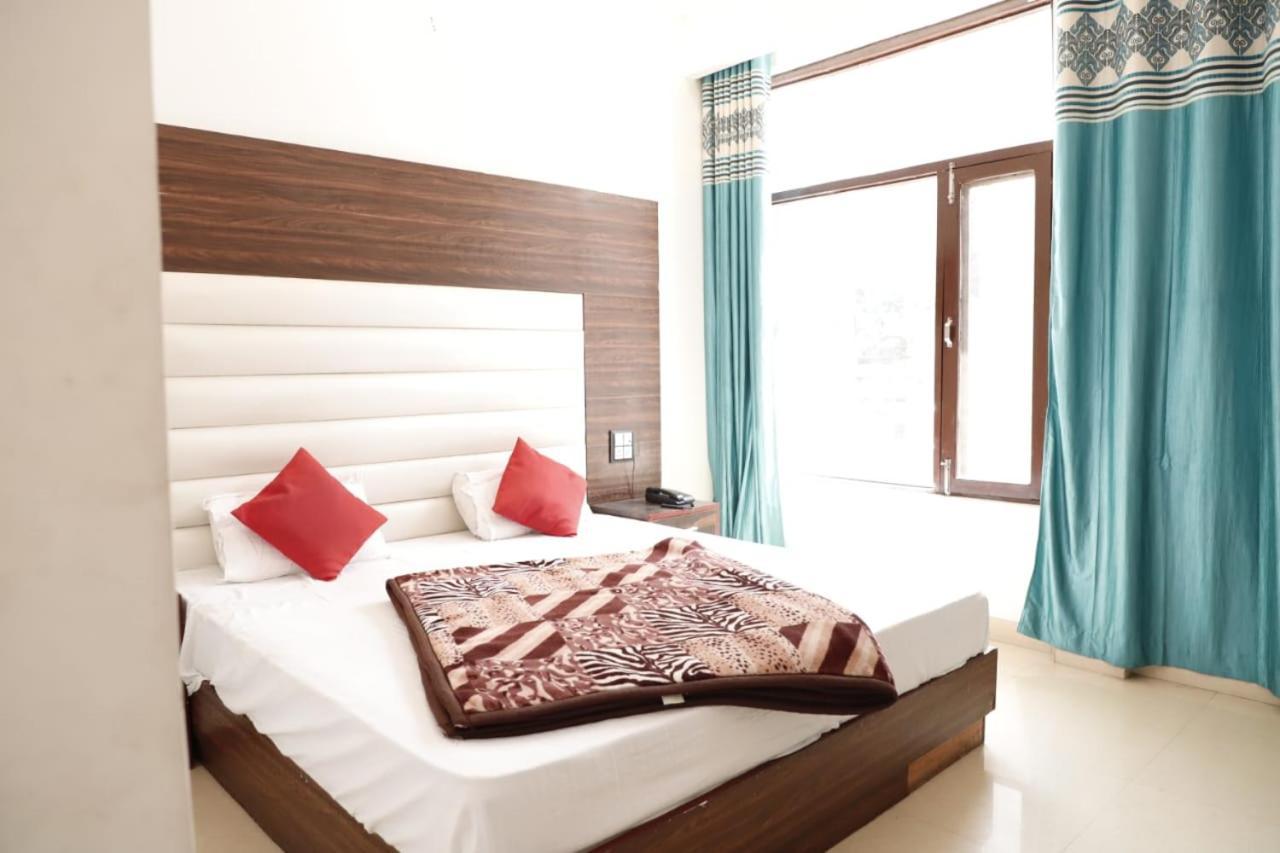 Rahul Hotel & Restaurant Mussoorie Eksteriør bilde