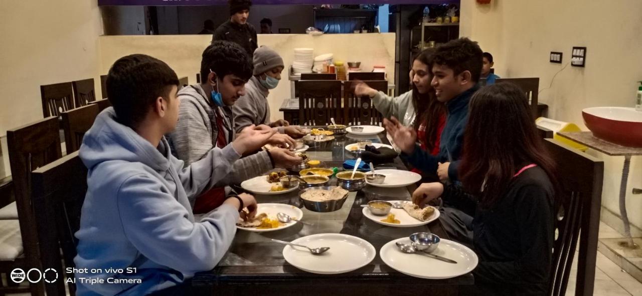 Rahul Hotel & Restaurant Mussoorie Eksteriør bilde