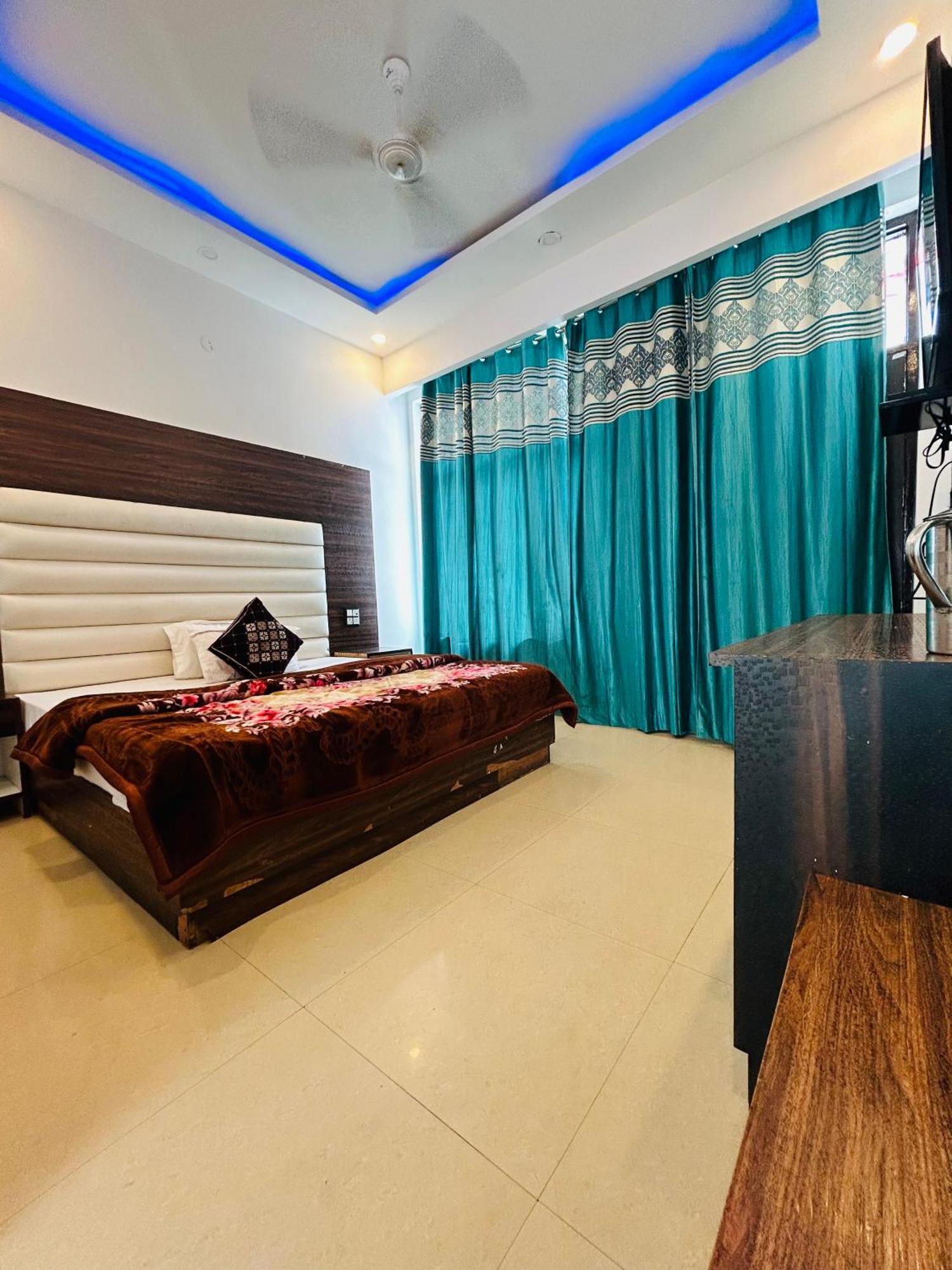 Rahul Hotel & Restaurant Mussoorie Eksteriør bilde