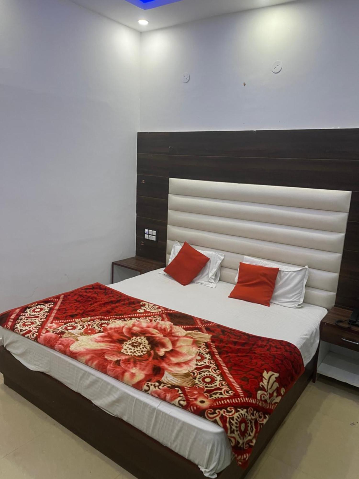 Rahul Hotel & Restaurant Mussoorie Eksteriør bilde