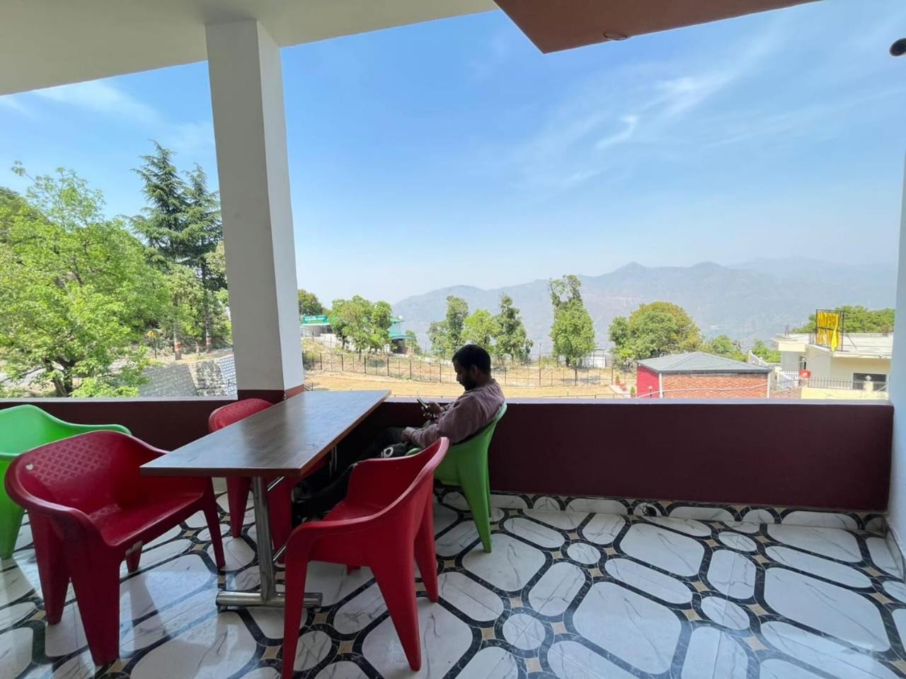 Rahul Hotel & Restaurant Mussoorie Eksteriør bilde